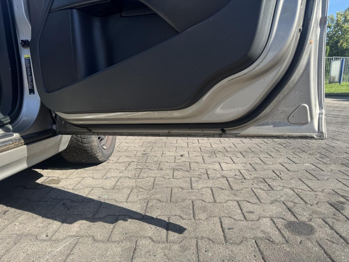 Volvo V70 original T&uuml;r vorn rechts 484 Seashell Metallic Rohbau Bj.2009